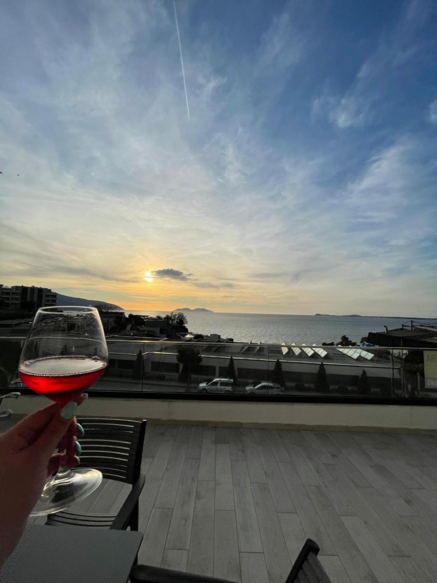 Perla Luxury Apartment - Private Patio & Parking Vlorë 외부 사진
