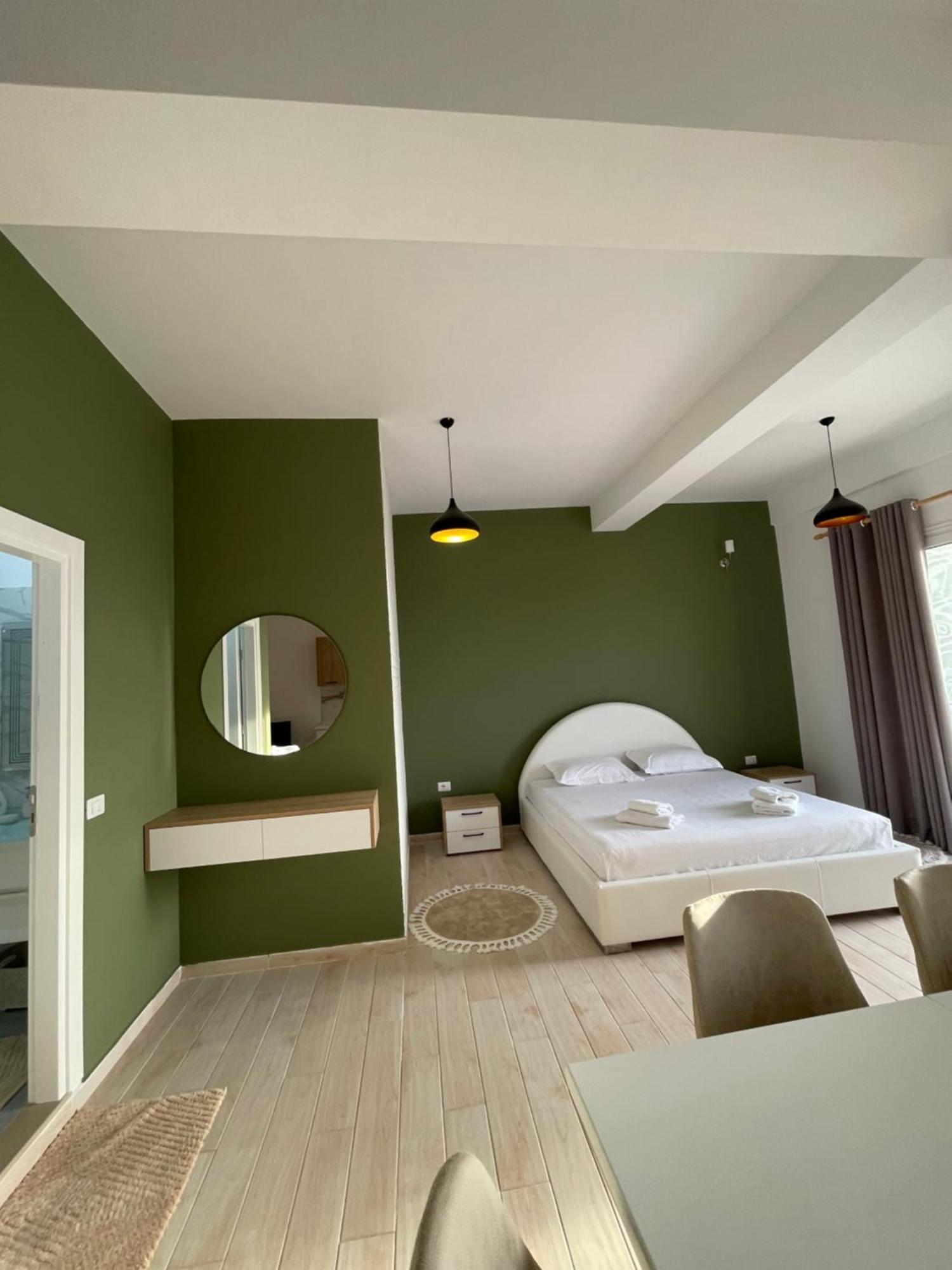 Perla Luxury Apartment - Private Patio & Parking Vlorë 외부 사진