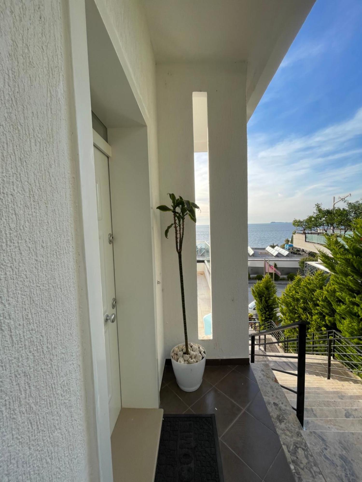 Perla Luxury Apartment - Private Patio & Parking Vlorë 외부 사진