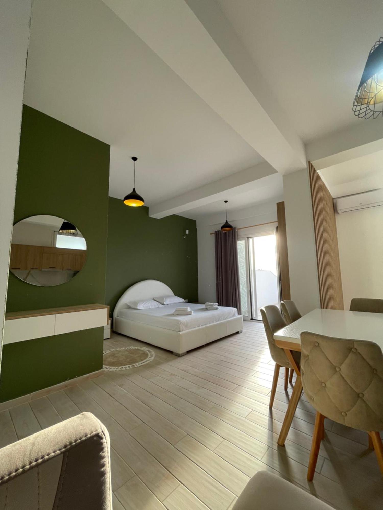 Perla Luxury Apartment - Private Patio & Parking Vlorë 외부 사진