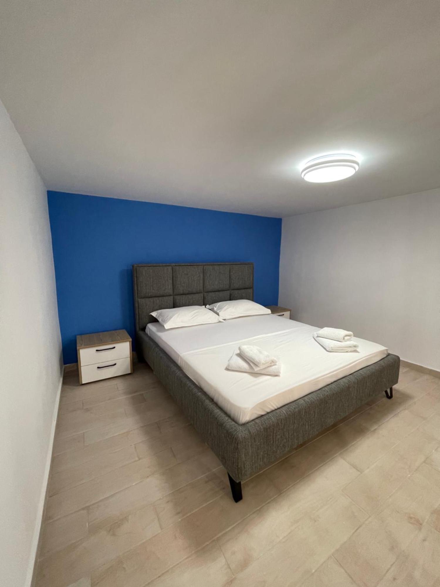 Perla Luxury Apartment - Private Patio & Parking Vlorë 외부 사진