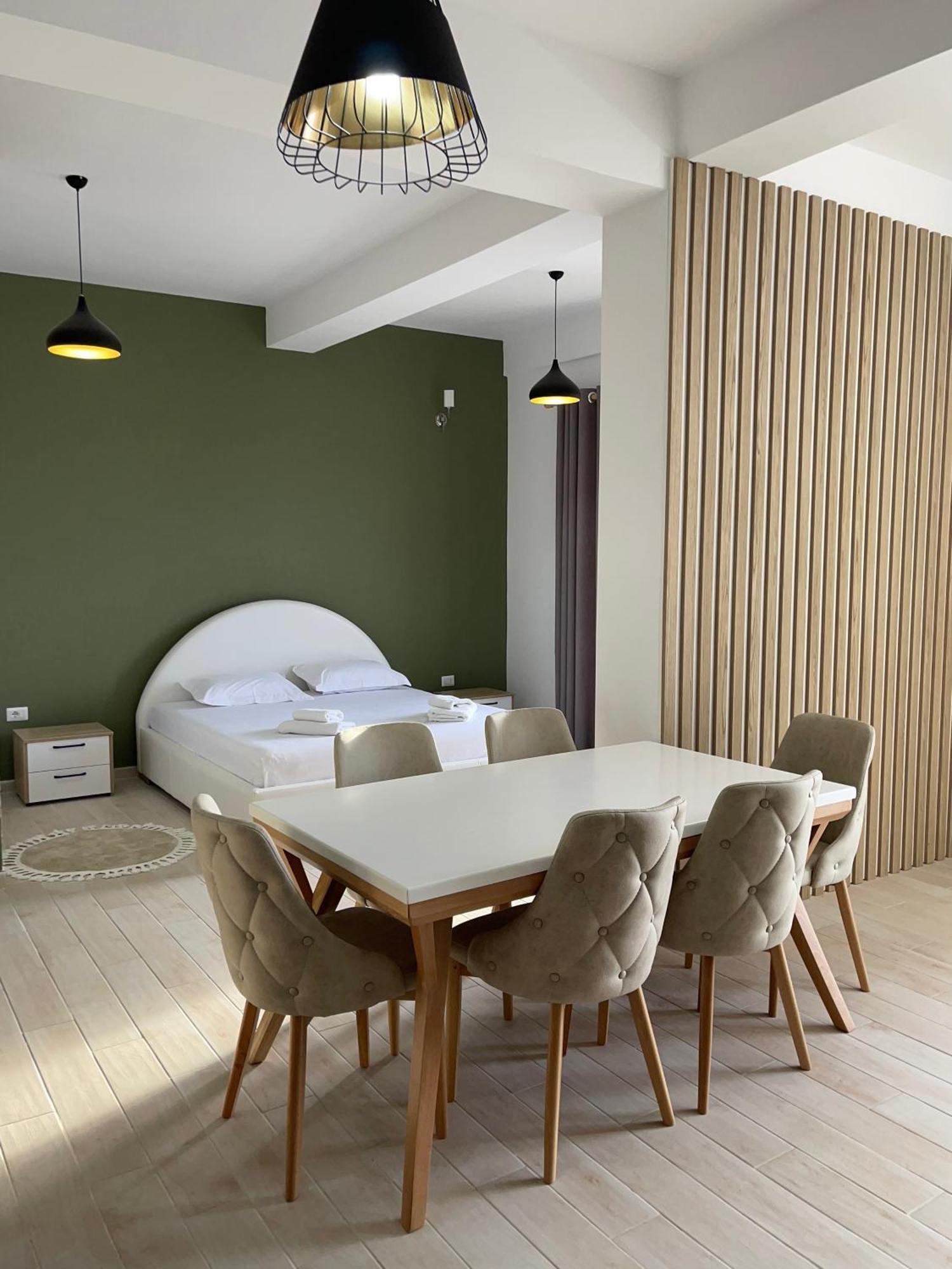 Perla Luxury Apartment - Private Patio & Parking Vlorë 외부 사진