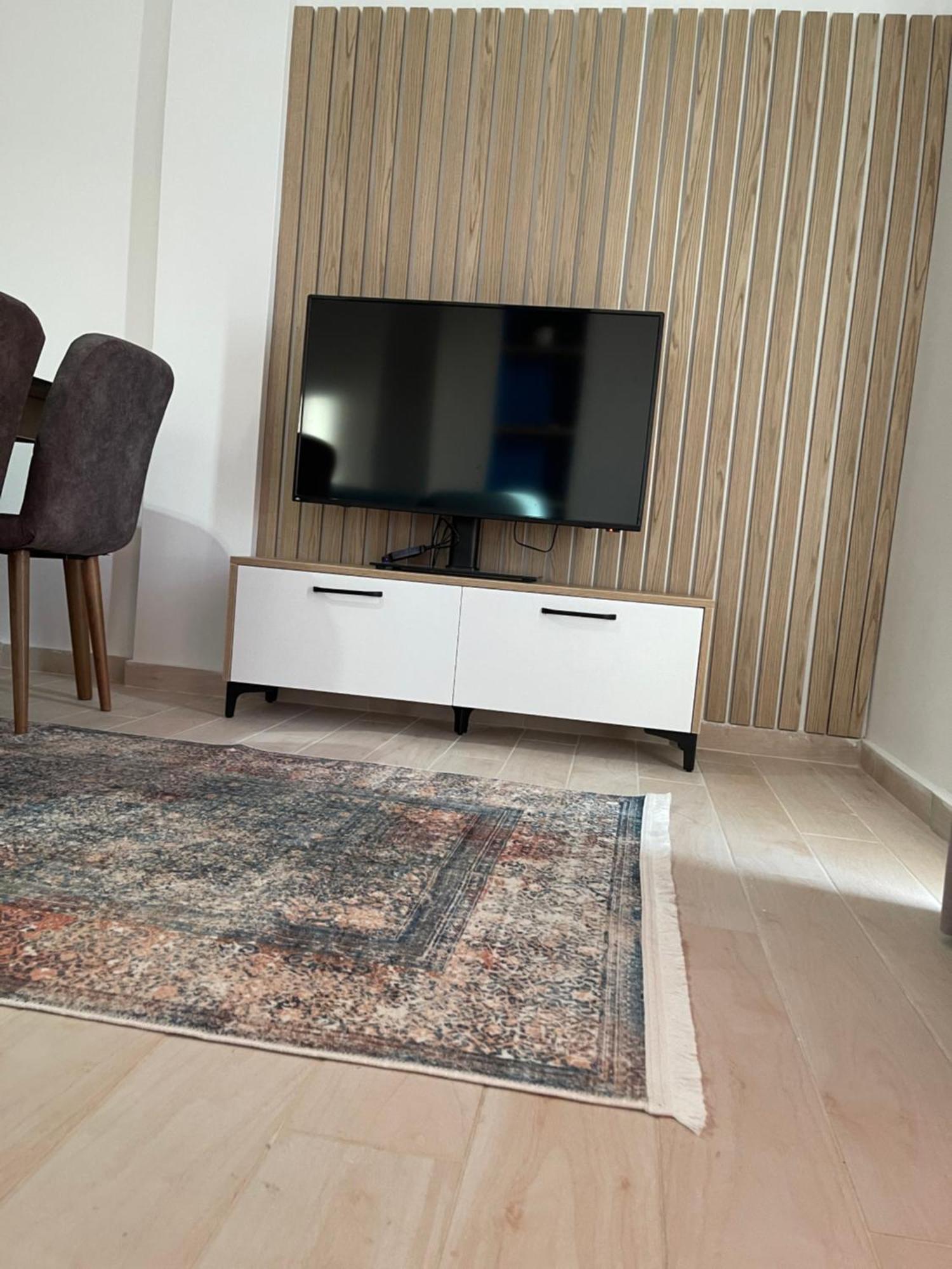 Perla Luxury Apartment - Private Patio & Parking Vlorë 외부 사진